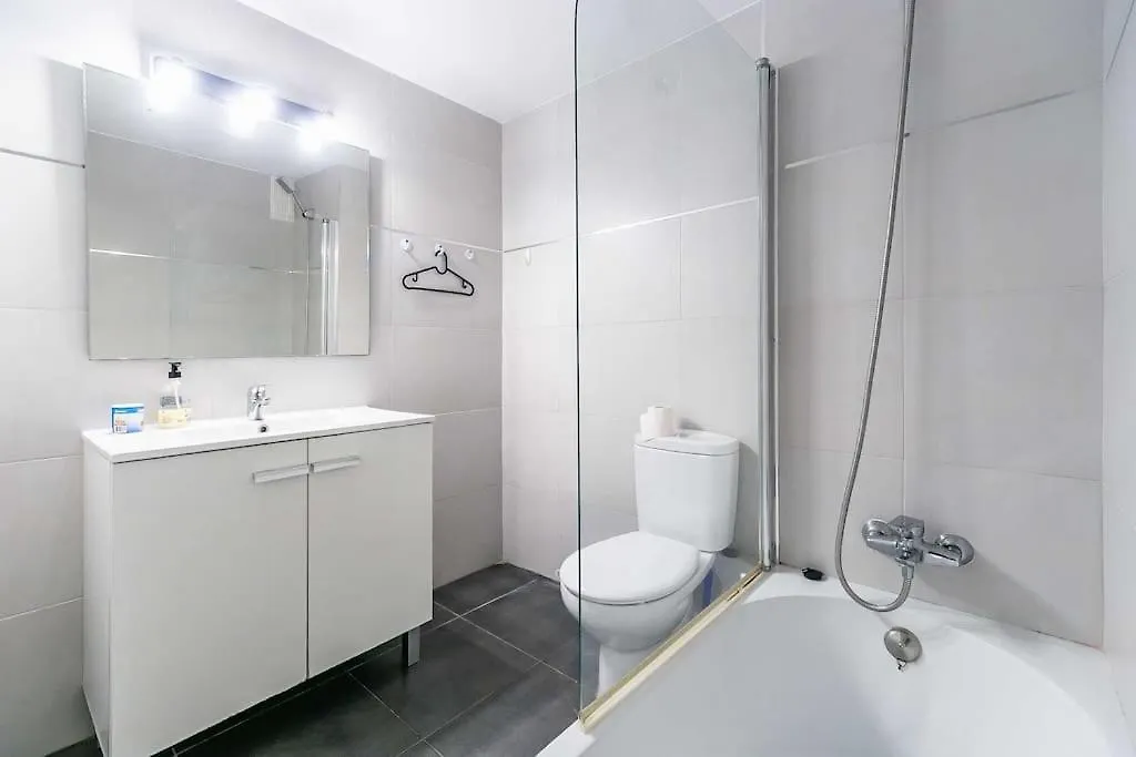Apartment 83-Beachfront Apartment, Fuengirola