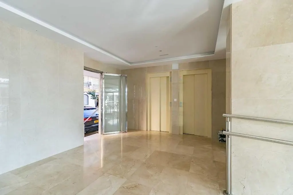 83-Beachfront Apartment, Fuengirola